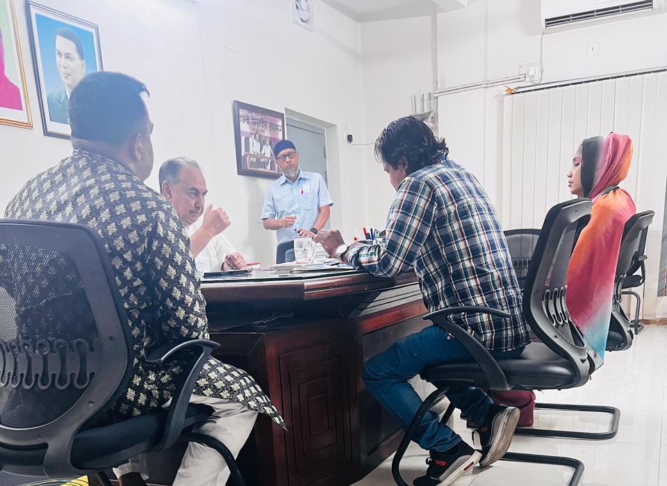 মির্জা আব্বাসের সাথে মতবিনিময় 